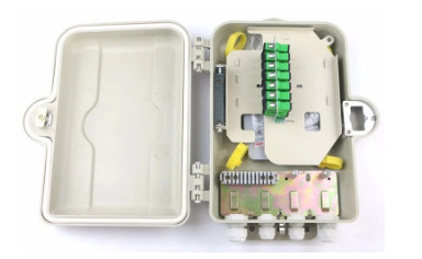 Ip 65 FTTH Distribution Box , PC + ABS Plastic Lock Type Wlan 8 Core Fiber Optic Splitter