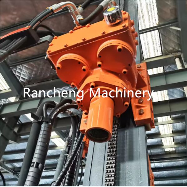 Hydraulic Surface Down-The-Hole Separated (DTH) Drilling Rig For 3200 N.M Rotation Torque