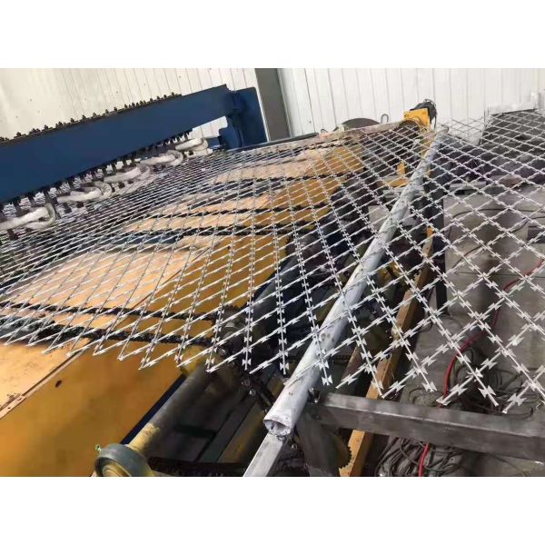 welded razor wire mesh
