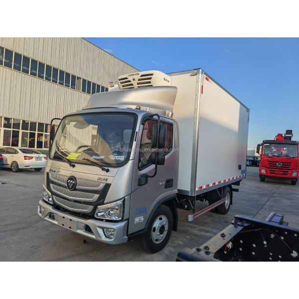 Foton 4x2 Small Refrigerator Truck Gasoline Fuel Type Cold Chain Transport Vehicle