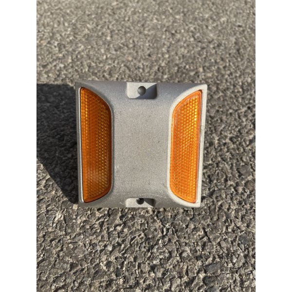 2026 High Qualit Plastic Road Stud with Ground Mount with Pin