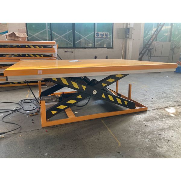 2.2KW 4T Heavy Duty Stationary Lift Table For Work Process Optimization