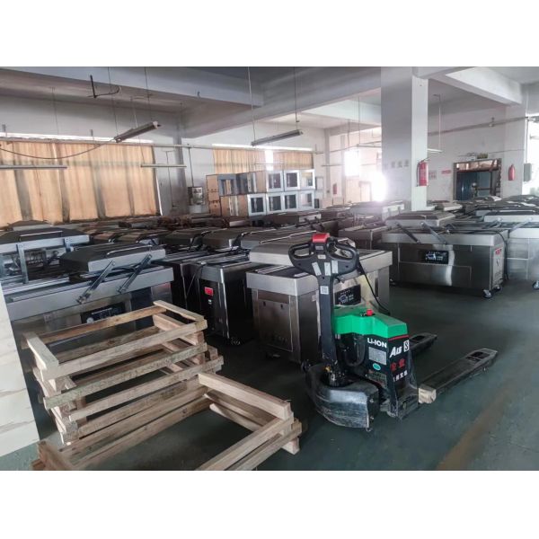 Automatic Grade Automatic Vacuum Packaging Machine for Sausages Sauce Steak Lamb Chop