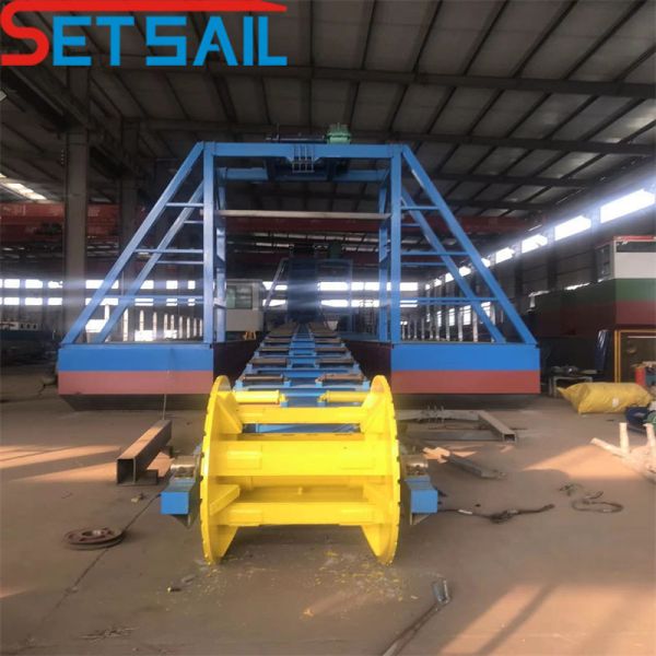 Chain Bucket Sand Gold Diamond Dredger Vessel for River Mining Projects Contractor