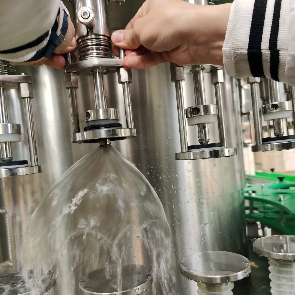 2000 BPH Automatic Digital Rotary Vacuum Liquid Filling Machine PLC-controlled Glass Bottle Juice Fruit Vinegar Filling Line