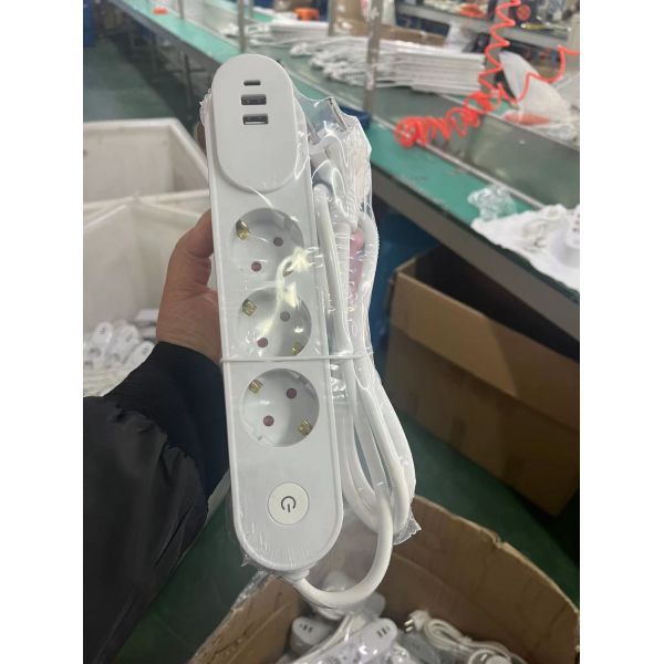 European Standard Socket with Multiple Portable Socket Outlet USB Type A/C Shutters Switch 0.8M Cable Length H05VV-F 3G1.5mm2 Wiring