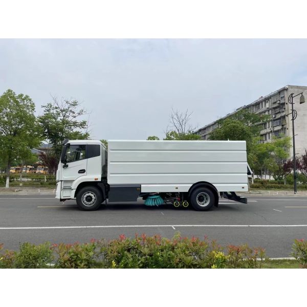 2024 Dongfeng Small Dolika Road Sweeper With Auxiliary Machine New Efficient Cement Road Sweeper