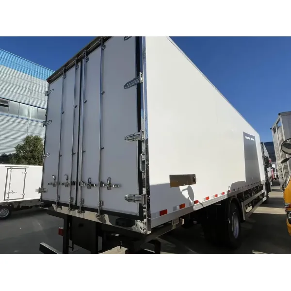 Efficient Cold Chain Truck for Perishable Goods Shipping